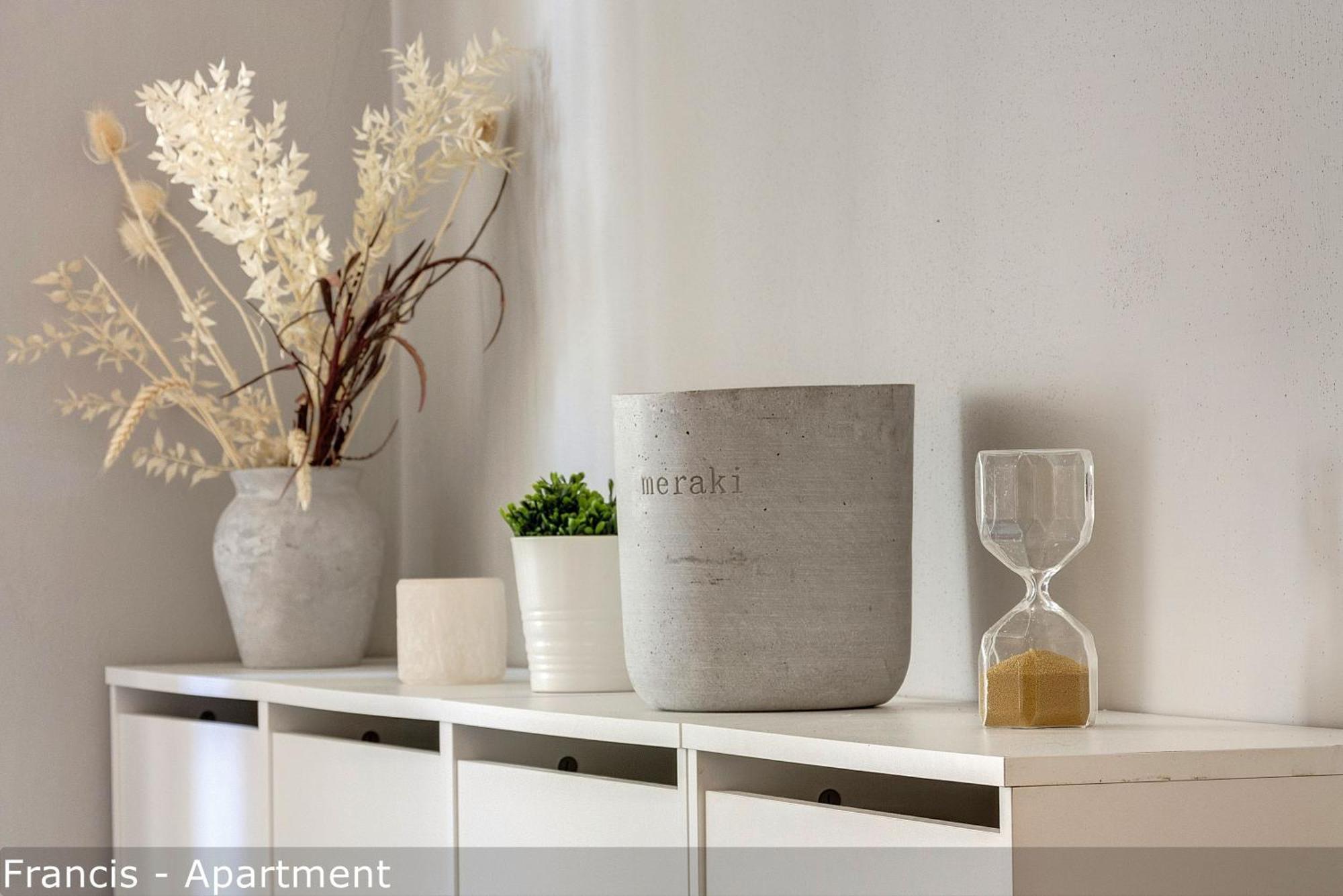 Jake & Francis Apartments By Mamo Florens Exteriör bild